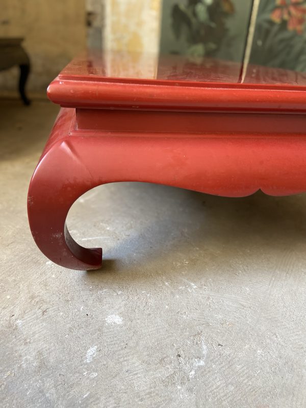Table basse en bois laqué rouge style chinois