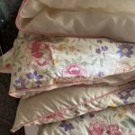 Edredon ancien réversible en plumes d’oie – Motif de pivoines  – 130 x 180 