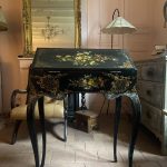 Petit secrétaire à pente époque Napoléon III à motif de fleurs