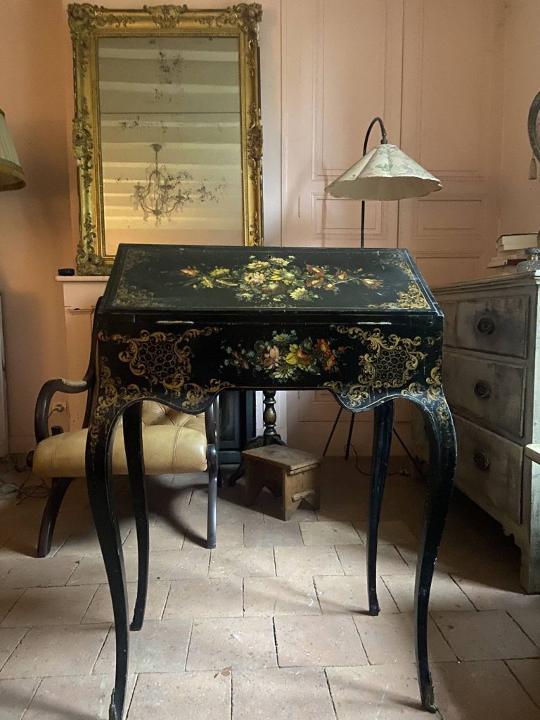 Petit secrétaire à pente époque Napoléon III à motif de fleurs