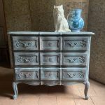 Commode ancienne de style Louis XV en Merisier massif