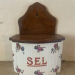 La Boîte à Sel Ancienne en Faïence époque 1900