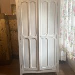 Armoire parisienne en hêtre  – Élégance à prix doux !