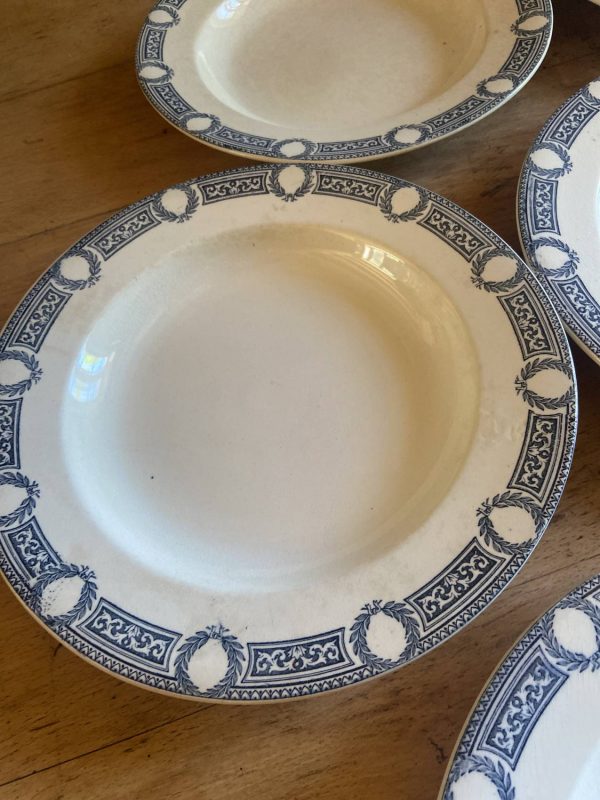 Série de sept assiettes en faïence Terre de fer  Salin Epoque XIXe - Bleu – Image 6