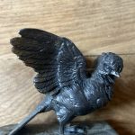 Sculpture en régule époque 1900, l'oiseau, le moineau 