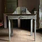 Coiffeuse ancienne en chêne massif, époque Art déco patine crème