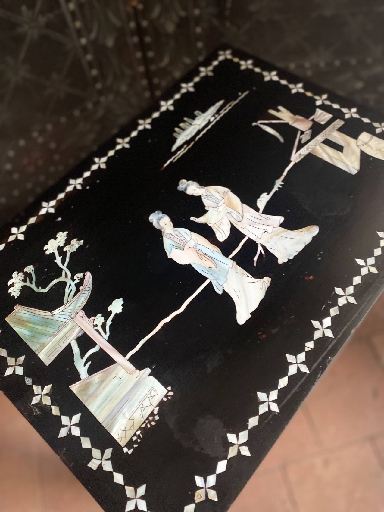 Table chinoise des années 50