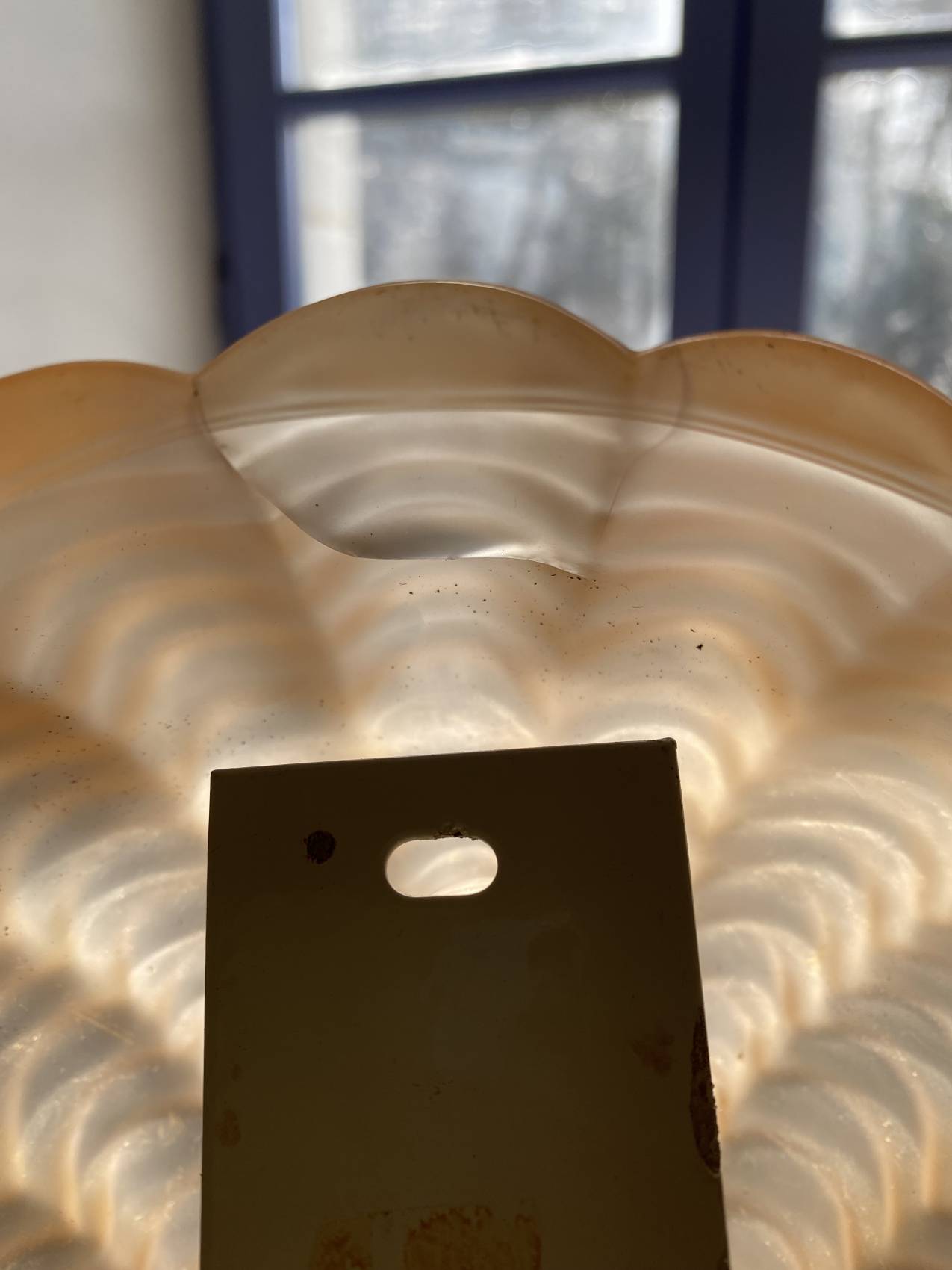 Paire d’appliques époque Art Déco en verre moulé pressé – Élégance et raffinement Trop tad Adopté – Image 8
