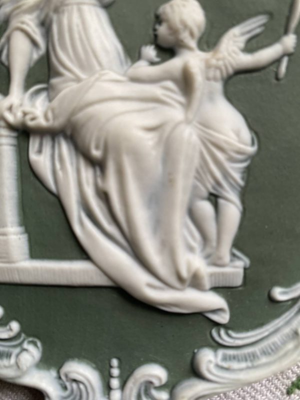 Paire de médaillons – Scènes de l’Amour Antique – Style Wedgwood – Vers 1900 – Image 2