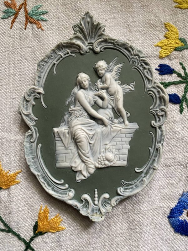 Paire de médaillons – Scènes de l’Amour Antique – Style Wedgwood – Vers 1900 – Image 3