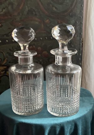 Paire de grands flacons en cristal Baccarat – modèle Nancy – estampillés – parfait état
