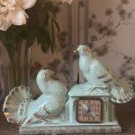 Horloge Art Déco O.D.Y.V – Les Amours des Deux Pigeons – Faïence de Vierzon