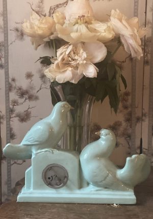 Horloge Art Déco O.D.Y.V – Les Amours des Deux Pigeons – Faïence de Vierzon