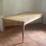 Grande table de ferme renovée