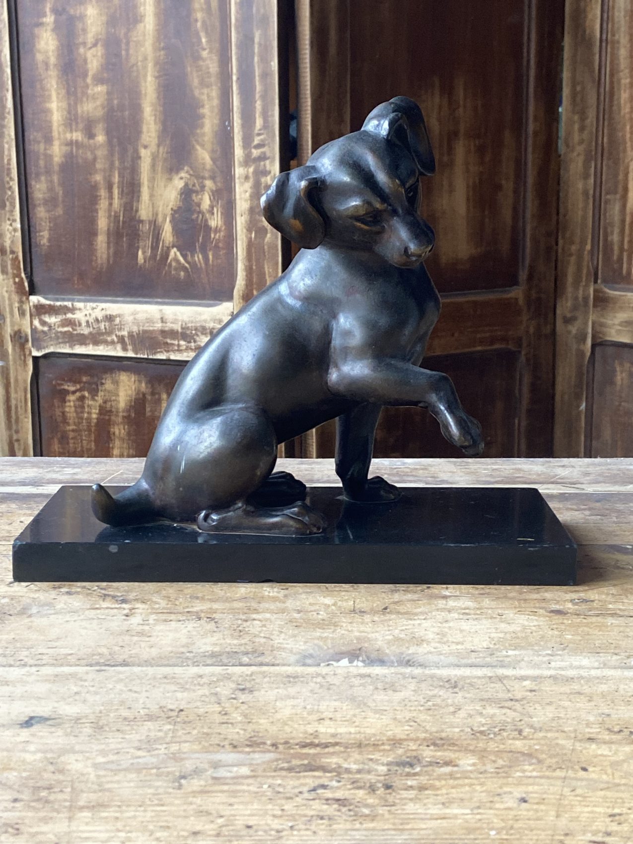 Sculpture animalière d’Iréné Rochard – Chien en régule, époque Art deco – Image 8