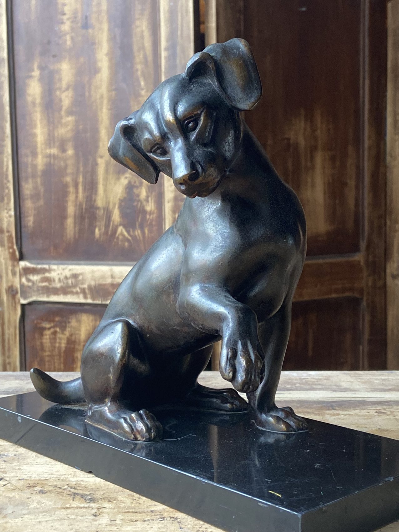 Sculpture animalière d’Iréné Rochard – Chien en régule, époque Art deco – Image 6