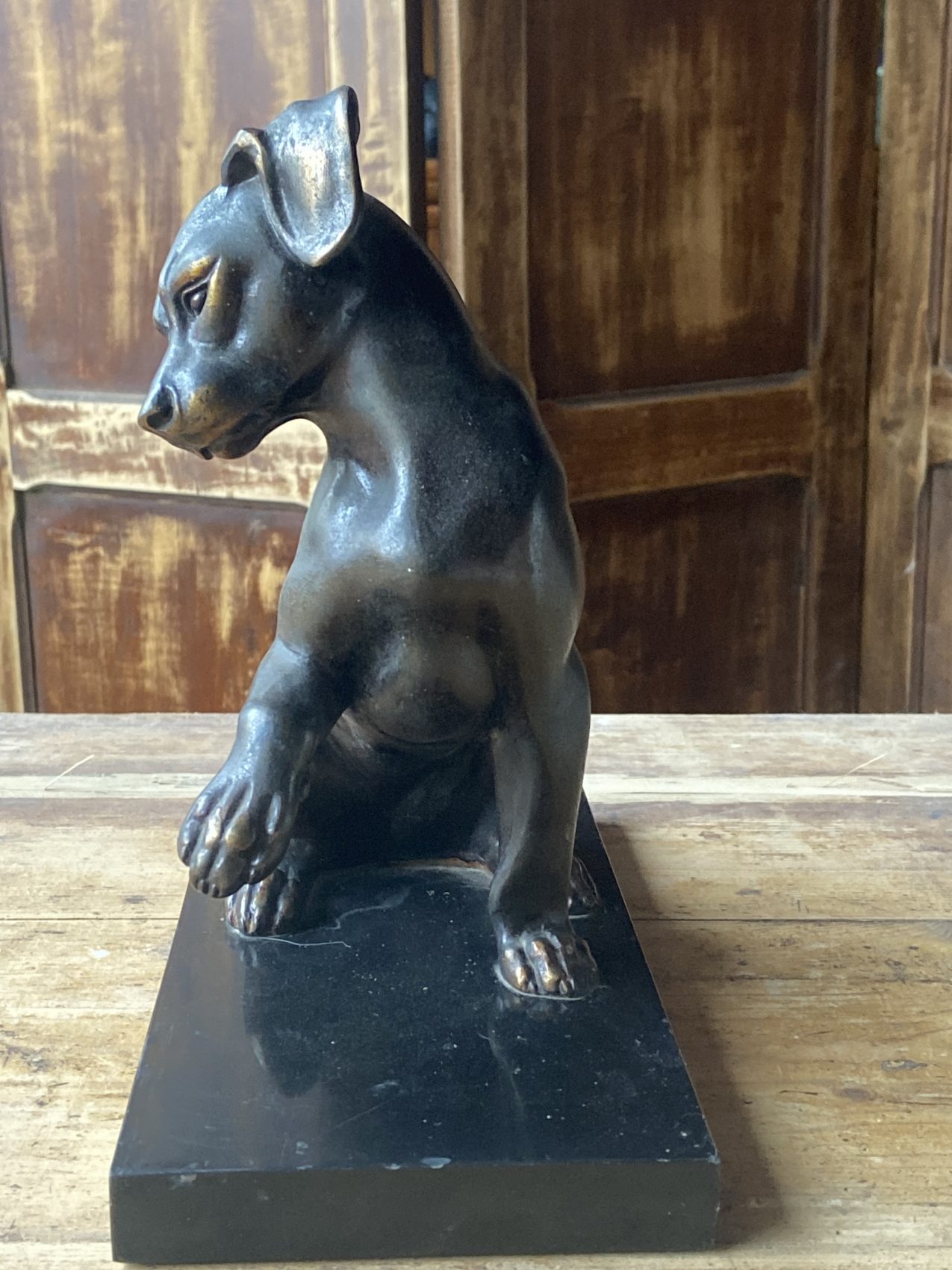 Sculpture animalière d’Iréné Rochard – Chien en régule, époque Art deco – Image 10