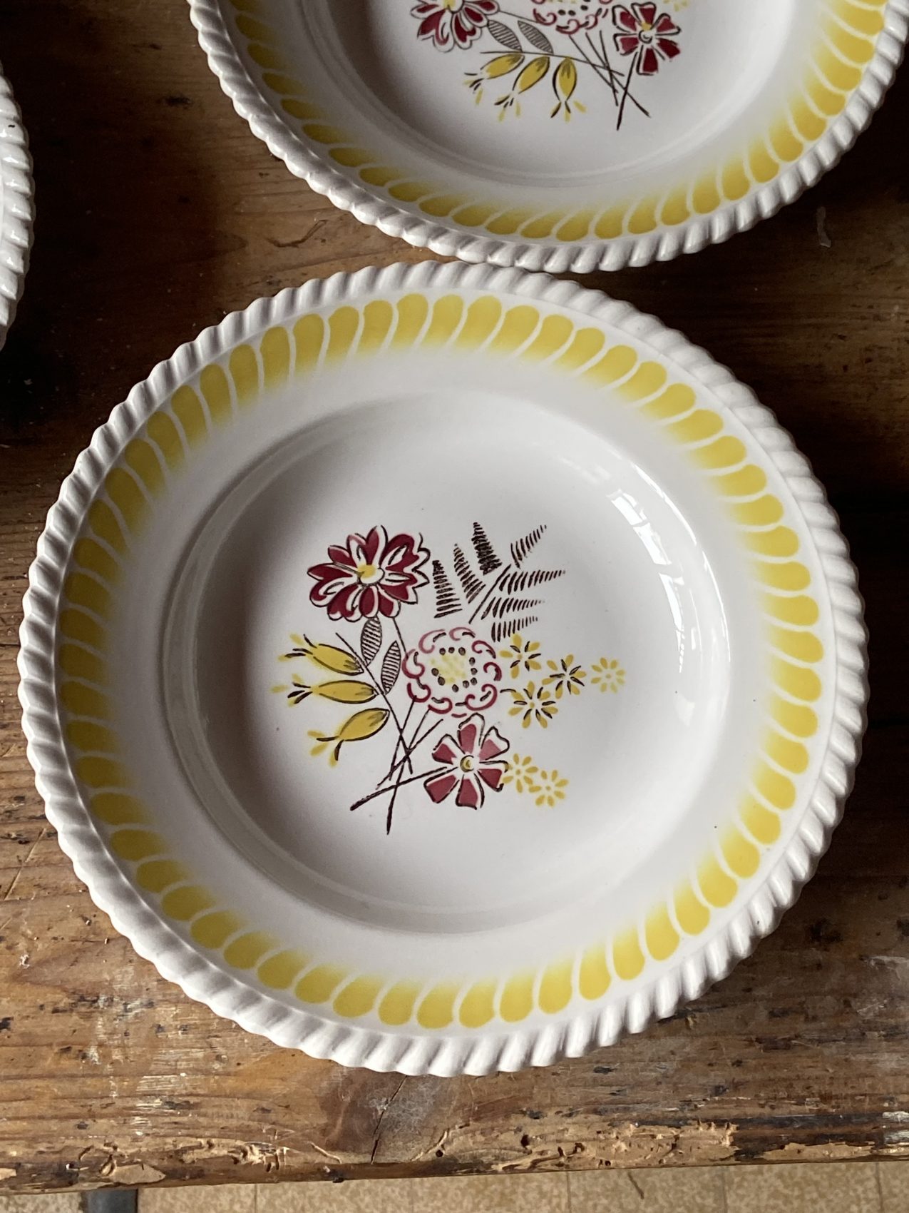 FAQ : Faïence et porcelaine : bien choisir, bien vivre avec, et bien l’aimer