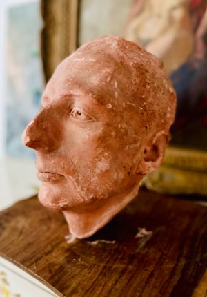 Sculpture en terre cuite – Visage d’homme réaliste, patine ancienne et charme mélancolique
