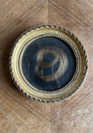 Reliquaire ancien en cheveux – Objet de curiosité - une rareté très atypique