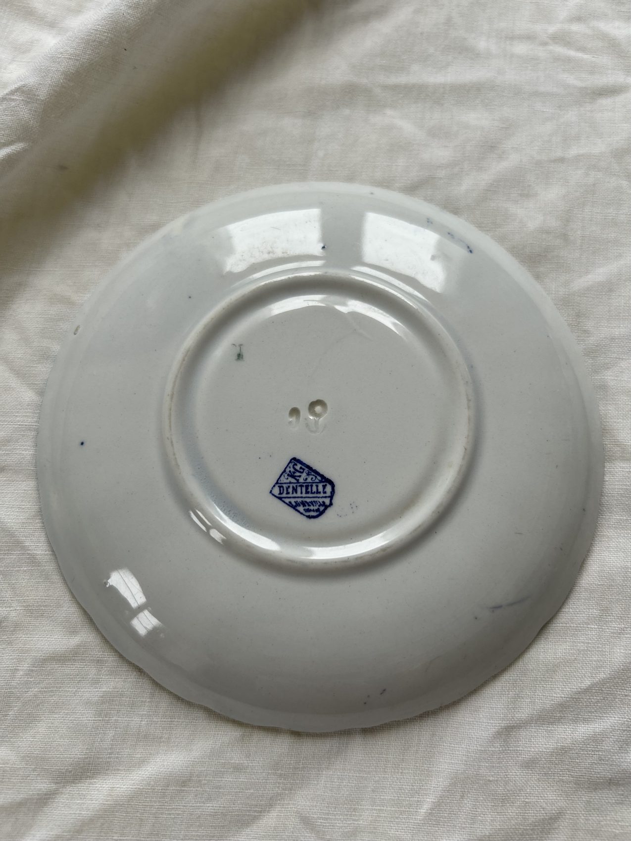 Paire de tasses à thé anciennes KG Lunéville fin XIXᵉ – Décor à l’antique – Faïence française – Image 21