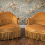 Paire de fauteuils crapauds vintage velours, jaune soleil Prix de vente de 298 euros  Livraison partout en France 70 euros 