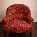Fauteuil crapaud ancien Napoléon III – Fauteuil restauré en traditionnel – Tissu fleuri rouge Prix de vente de 162 euros  Livraison partout en France en rdc 60 euros 