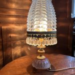 Lampe ancienne vintage 43 x 17 cm en verre bleu et pampilles de verre Prix de vente de 87 euros  Livraison partout en France au choix