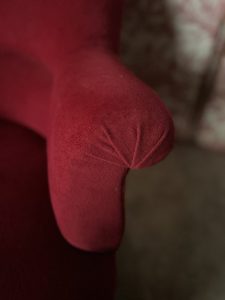 Fauteuil crapaud Napoléon III en velours bordeaux profond Prix de vente de 165 euros  Livraison partout en France 70 euros