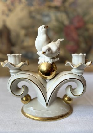 Bougeoir ancien en porcelaine allemande aux oiseaux – Vers 1900–1920