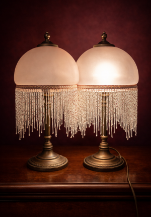 Petite lampe Charleston vintage en verre et perles Rose - intemporelle éclairage d’appoint