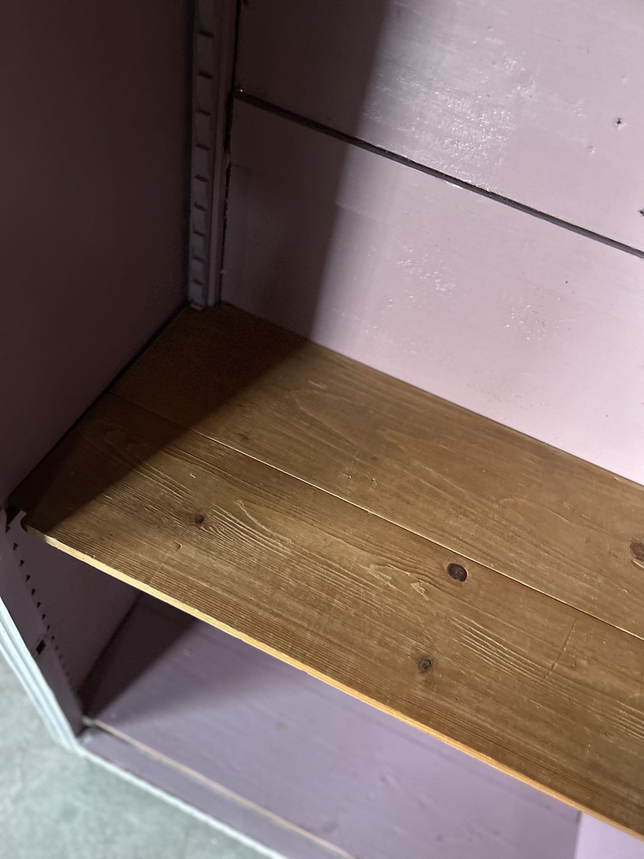 Petite armoire parisienne art déco vitrée patine blanche- un classique intemporel – Image 11