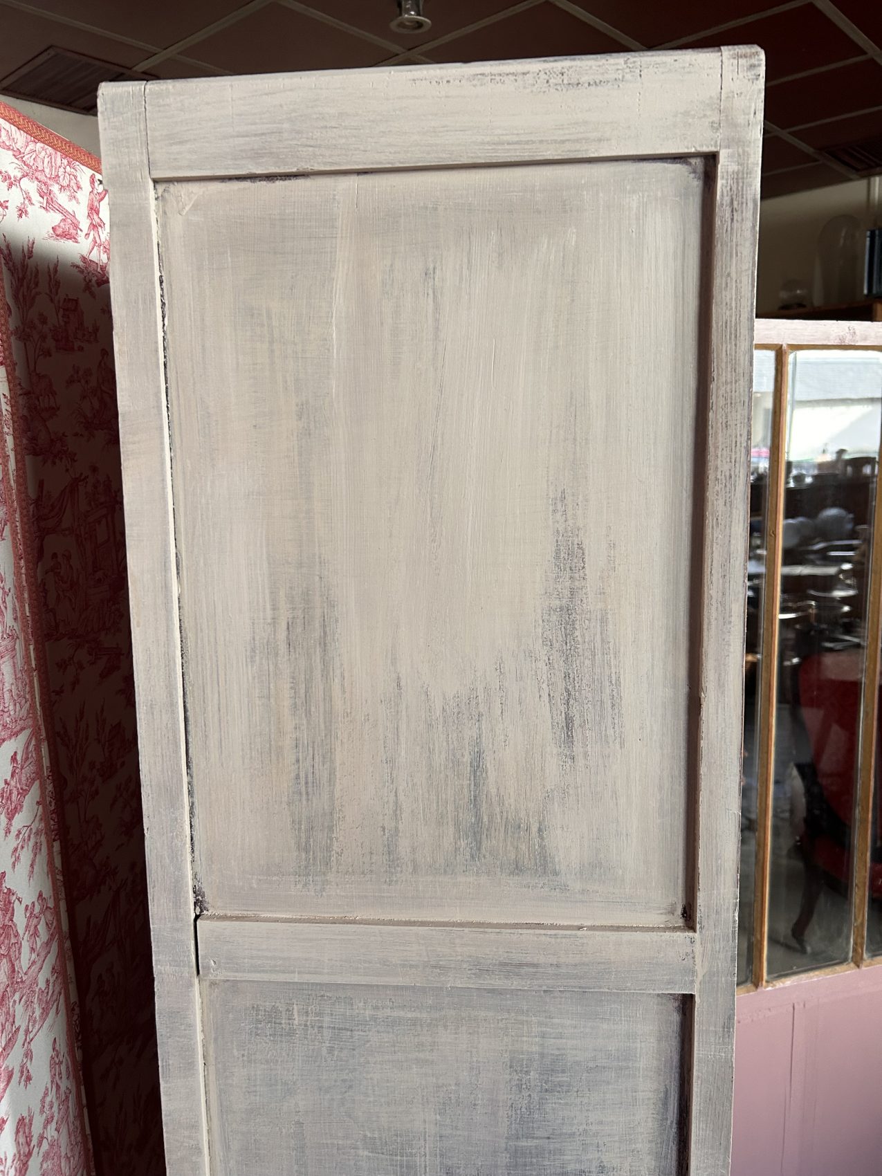 Petite armoire parisienne art déco vitrée patine blanche- un classique intemporel – Image 6