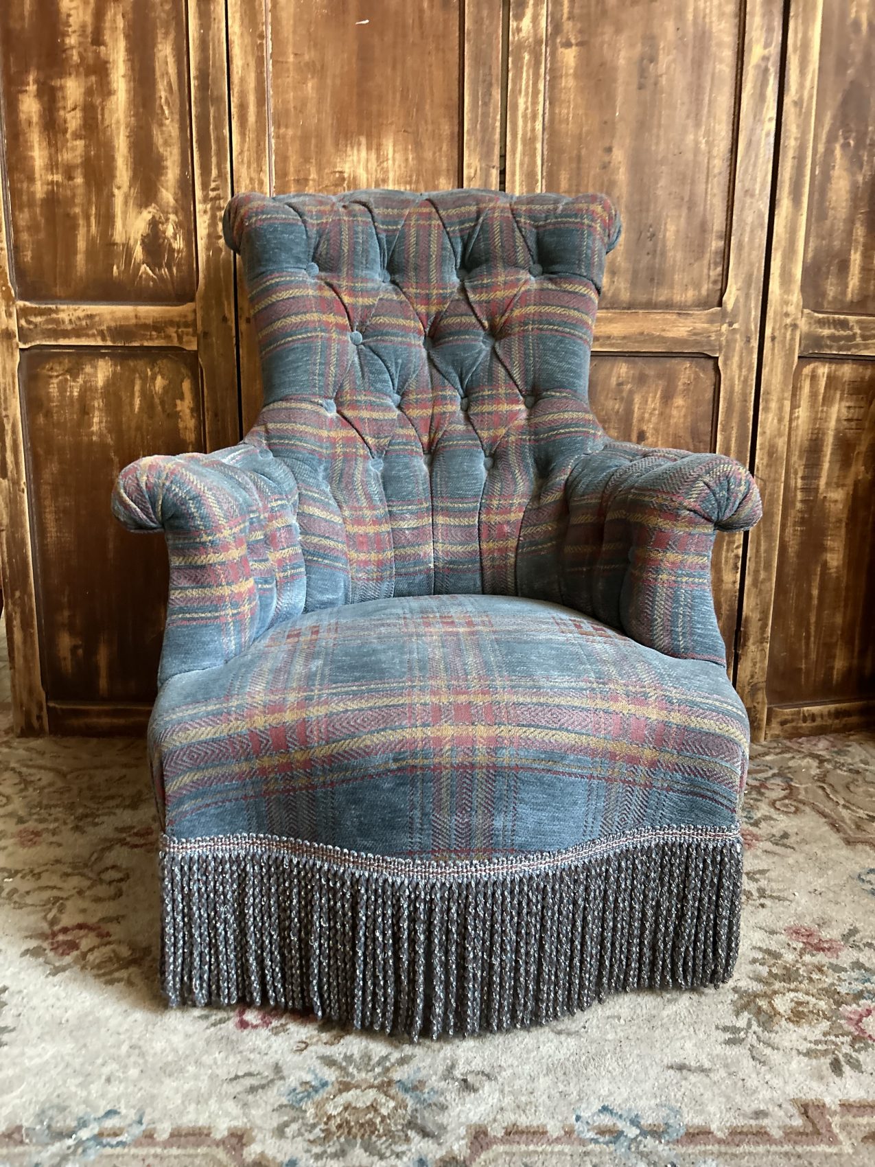Fauteuil anglais ancien capitonné - rénovation tapissier - un havre de confort le chic en plus