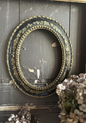 Cadre Napoléon III ancien en bois sculpté 39 x 33 cm – décor feuilles – XIXe siècle