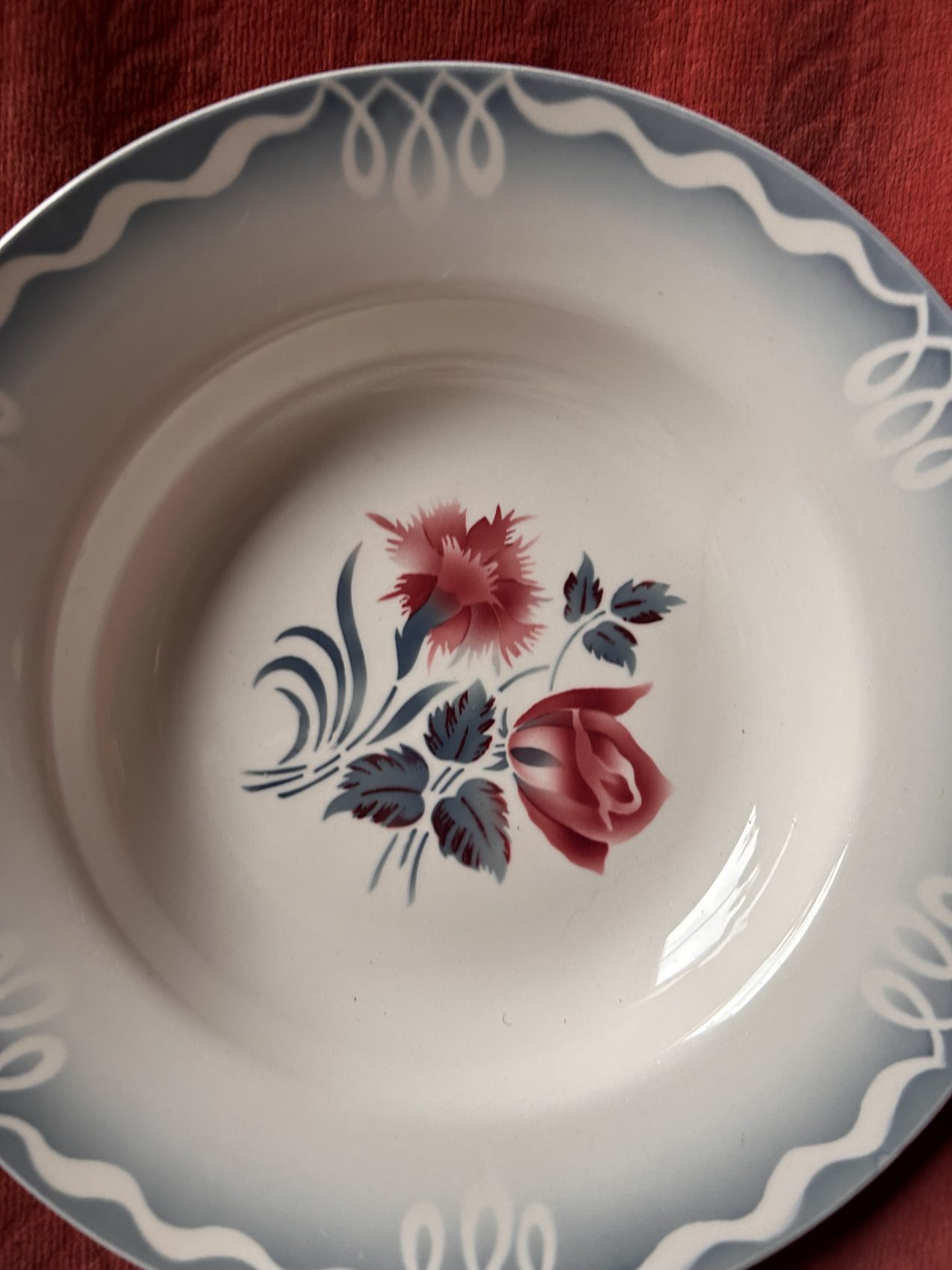 Série de 12 Assiettes creuses Digouin Sarreguemines modèle Marinette – Le charme de la simplicité