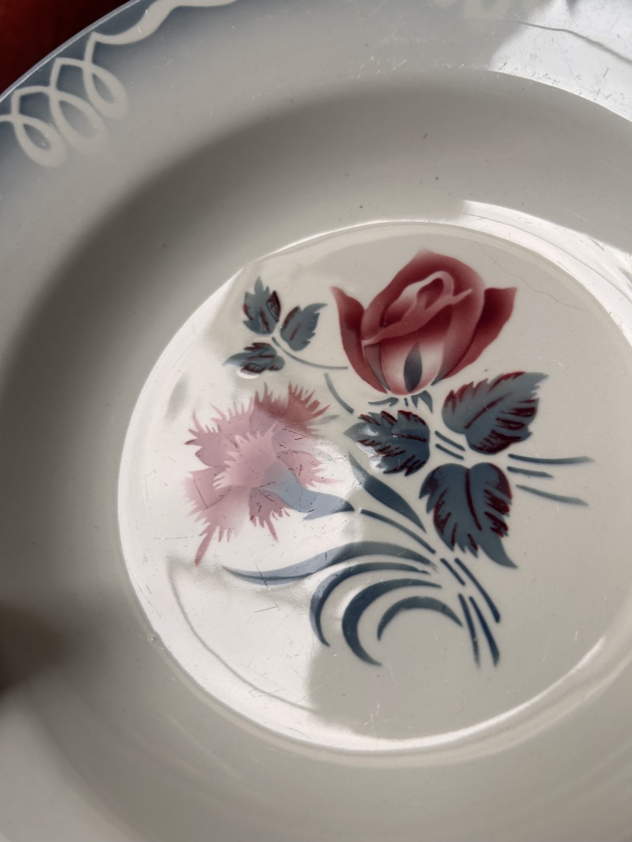 Série de 12 Assiettes creuses Digouin Sarreguemines modèle Marinette – Le charme de la simplicité