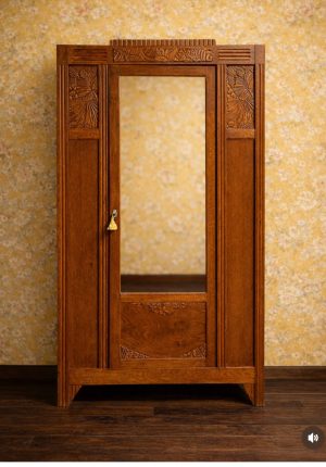 Grande armoire parisienne art déco en chêne massif - l’élégance intemporelle Prix de vente de 399 euros  Livraison partout en France + 100 euros 