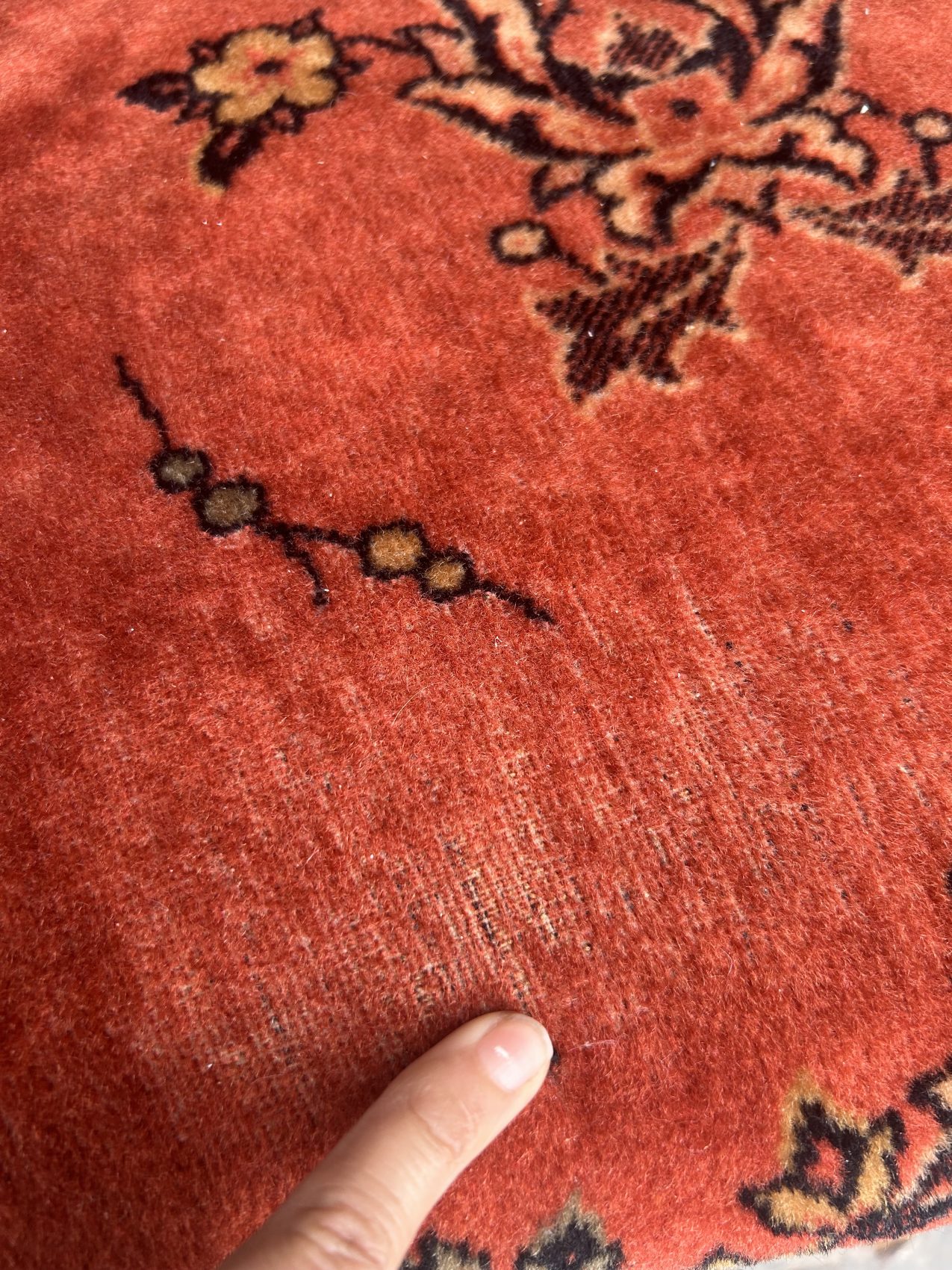 Fauteuil crapaud Napoléon III en velours - sacrément chic – Image 8