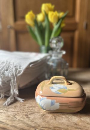 Porte-savon ancien en faïence KG Lunéville – décor tulipes – époque 1900 Prix de vente de 30 euros Livraison partout en France au choix