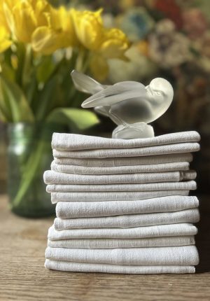 Lot de 4 torchons en lin ancien – linge de maison authentique et intemporel Prix de vente de 24 euros  Livraison partout en France au choix 