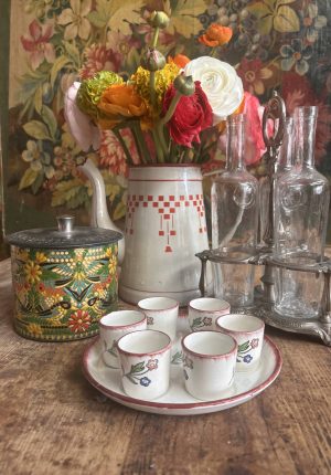 Ensemble de cocotiers Les Salins modèle Monique – faïence à motif de fleurs Une rareté pleine de charme