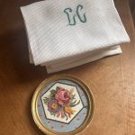 Trio de serviettes anciennes nid d’abeille monogramme LG vert  Prix de vente : 45 euros