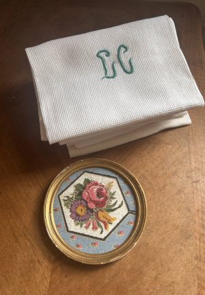 Trio de serviettes anciennes nid d’abeille monogramme LG vert  Prix de vente : 45 euros