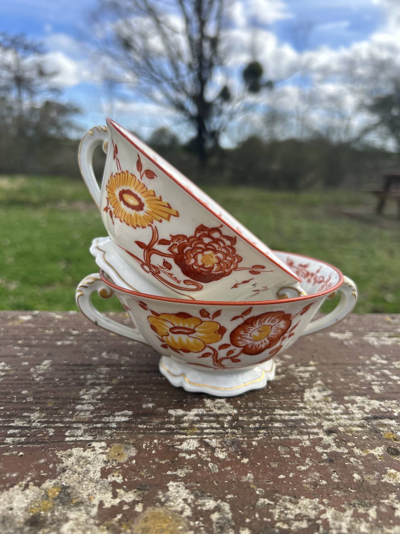 Deux tasses à bouillon en porcelaine fine de Limoges « Fabrique Royale »chic et raffinées – Image 15