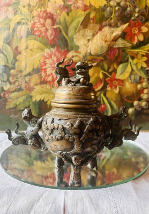Brûle-parfum ancien en bronze fin XIXe siècle décor chinoiserie - Prix : 287 euros Livraison partout en France au choix