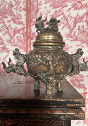 Brûle-parfum ancien en bronze fin XIXe siècle décor chinoiserie - Prix : 287 euros Livraison partout