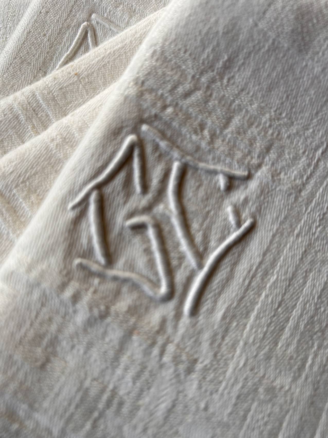 Serviettes de table anciennes en coton mercerisé brodé à la main – lot de 6 – monogrammes anciens – linge de maison début XXe siècle – Image 7
