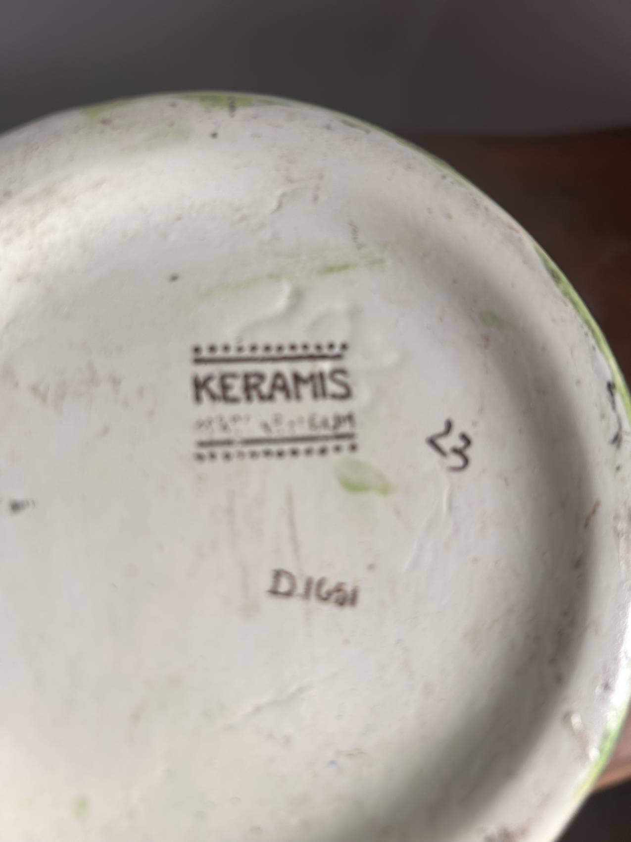 Grand vase Keramis – époque Art déco à motif de Pivoines