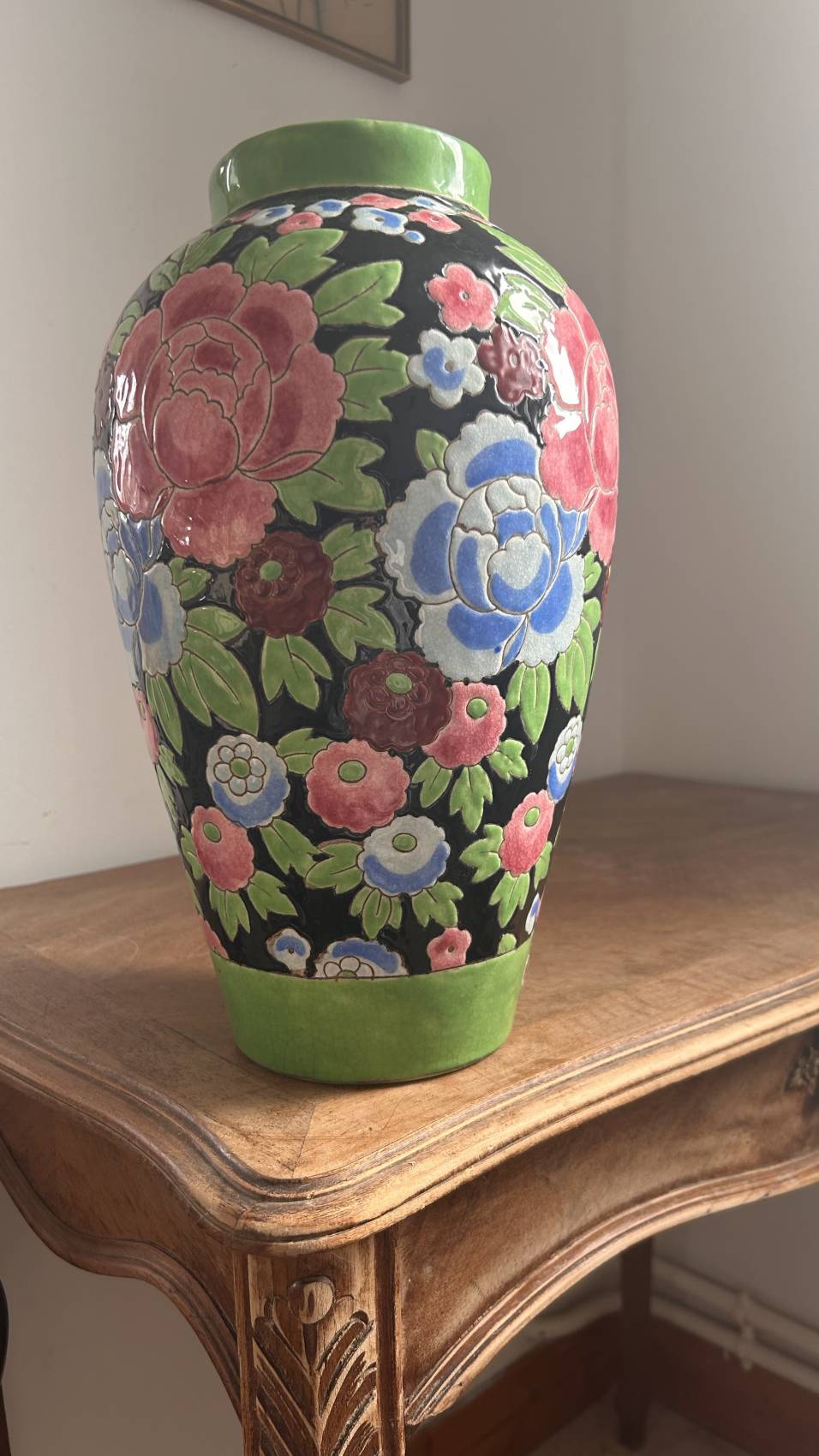 Grand vase Keramis – époque Art déco à motif de Pivoines